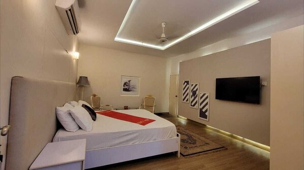 9 makuuhuonetta, silitysrauta/-lauta, Wi-Fi, vuodevaatteet