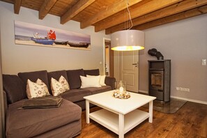 Fernseher, Kamin, Stereoanlage