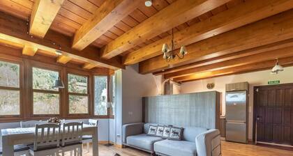 Nature Getaway with Parking – 10 Mins to Castro-Urdiales, Near Beaches and Hiking Trails