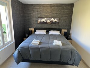 5 bedrooms, iron/ironing board, travel cot, WiFi