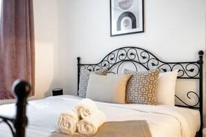 2 bedrooms, desk, iron/ironing board, free WiFi - Stylish 2BR near Liverpool Street - City of London (London)