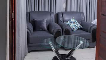 Individually furnished, laptop workspace, free WiFi, bed sheets