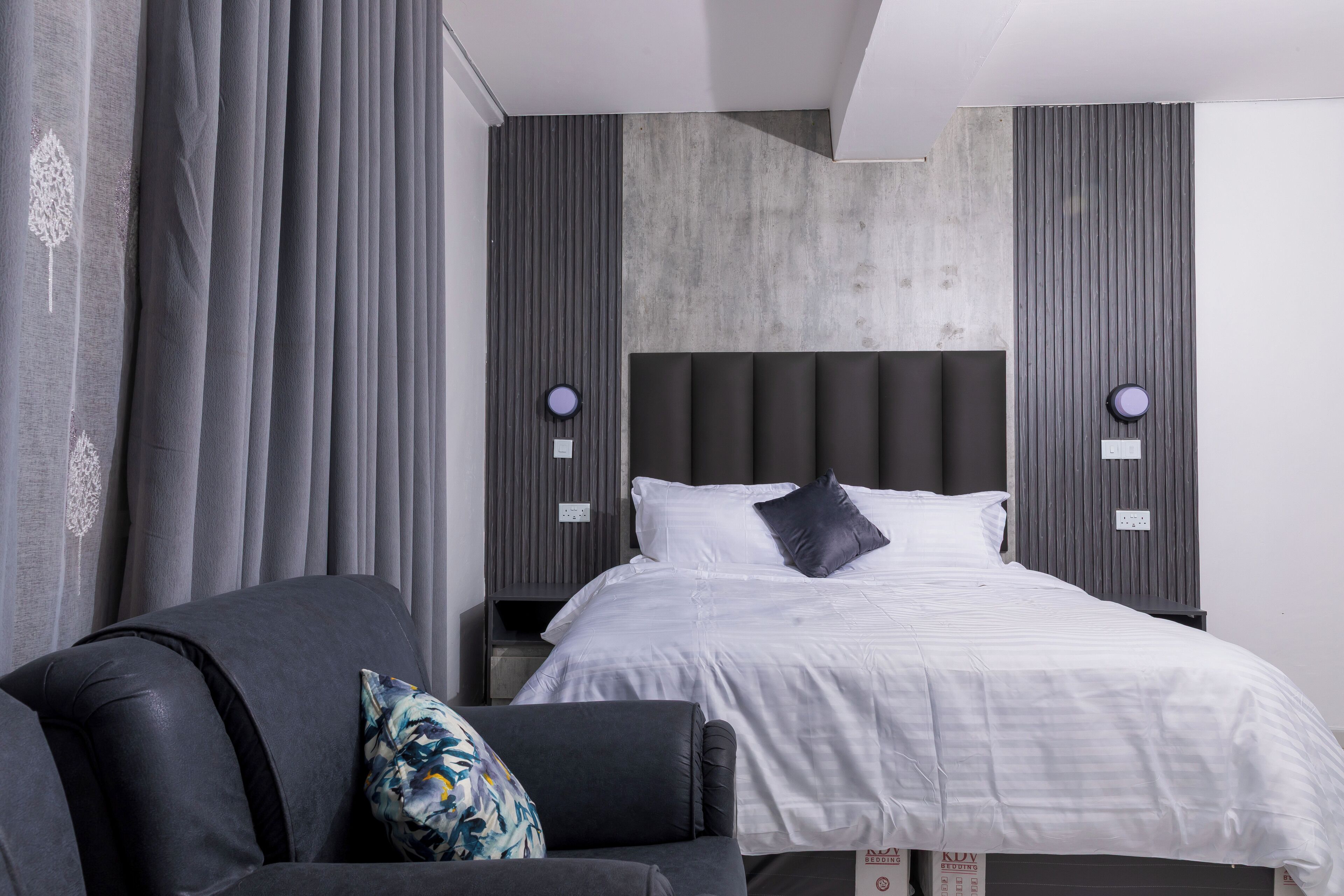 Room, 1 King Bed | Individually furnished, laptop workspace, free WiFi, bed sheets