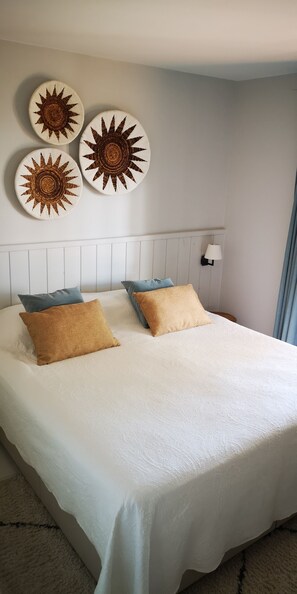 2 bedrooms, iron/ironing board, WiFi, bed sheets - Appartement vue mer à 6 Minutes de Casares Costa (Casares Costa)