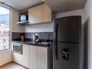 Fridge, microwave, oven, stovetop - Amazing 2BR In Centro Internacional (Bogotá)