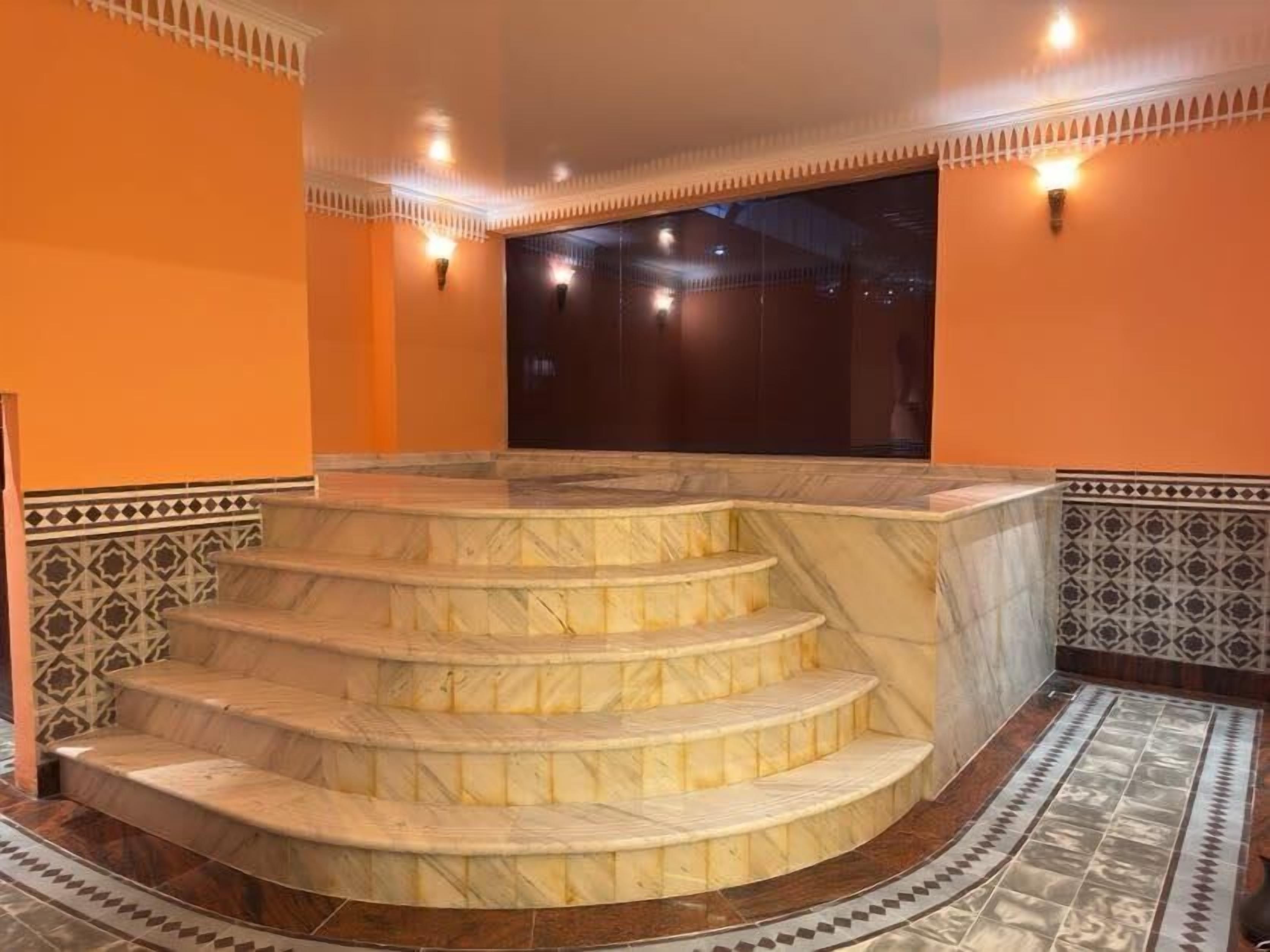 室內 SPA 浴池