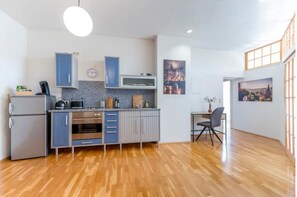 Fridge, oven, stovetop, electric kettle - Traumhaftes Altstadt-domizil (Marburg)