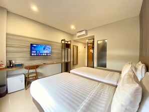 Grand Twin Room | Free WiFi, bed sheets