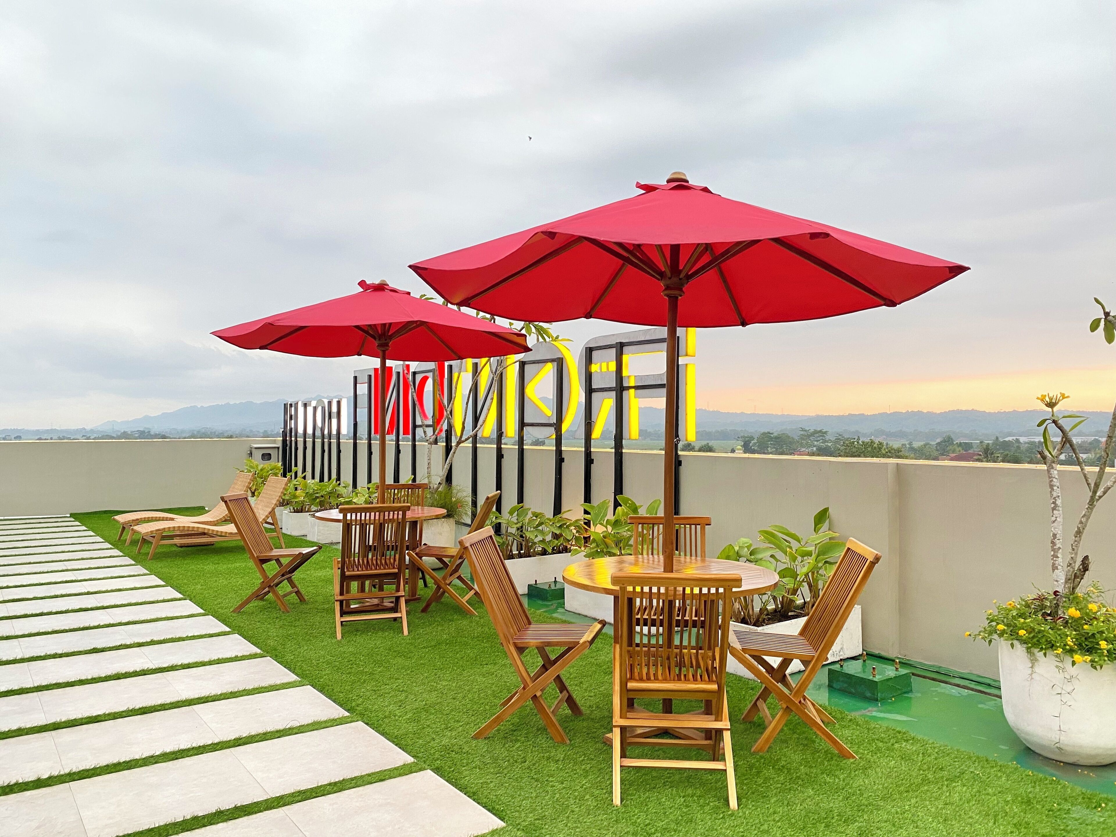 تناول الطعام بالخارج