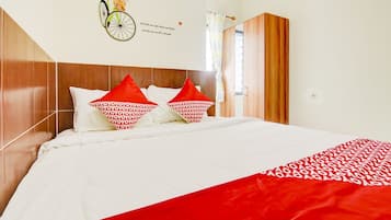 Standard Double Room | Free WiFi, bed sheets