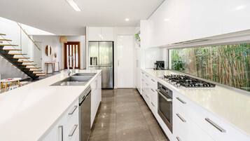 Fridge, microwave, oven, stovetop