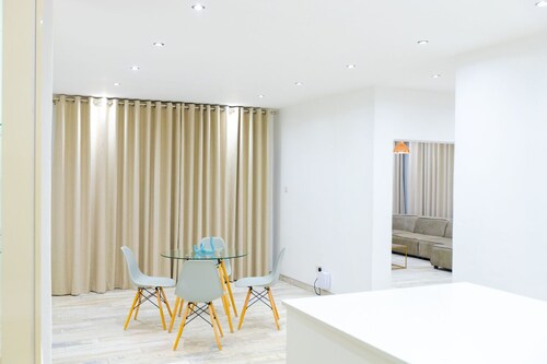 456 Hopeville Escape - Spacious three-bedroomed home with modern finishings!!