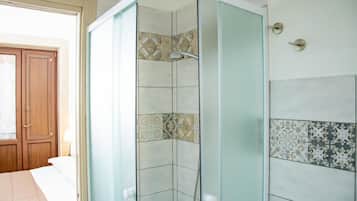 Hårtork och handdukar