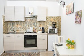 Coffee/tea maker