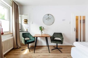1 bedroom, desk, iron/ironing board, WiFi