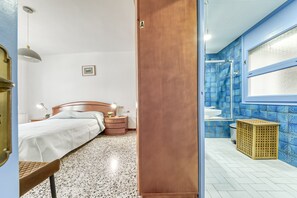 3 Schlafzimmer, Bügeleisen/Bügelbrett