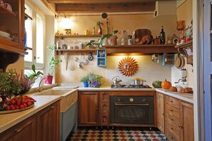 Fridge, microwave, oven, stovetop - Villa Frida (Salò)