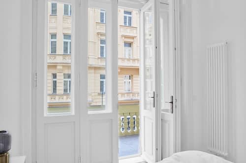 Apartment, Balcony 2E | Desk, blackout curtains, soundproofing, iron/ironing board