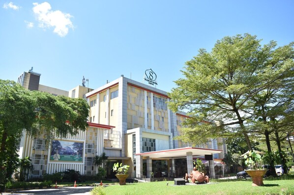 Front of property -  LORIN SYARIAH HOTEL SENTUL (Bogor)
