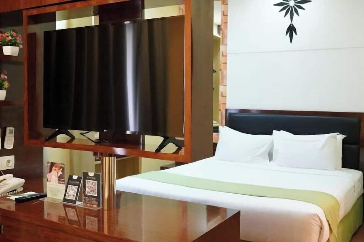In-room safe, free WiFi