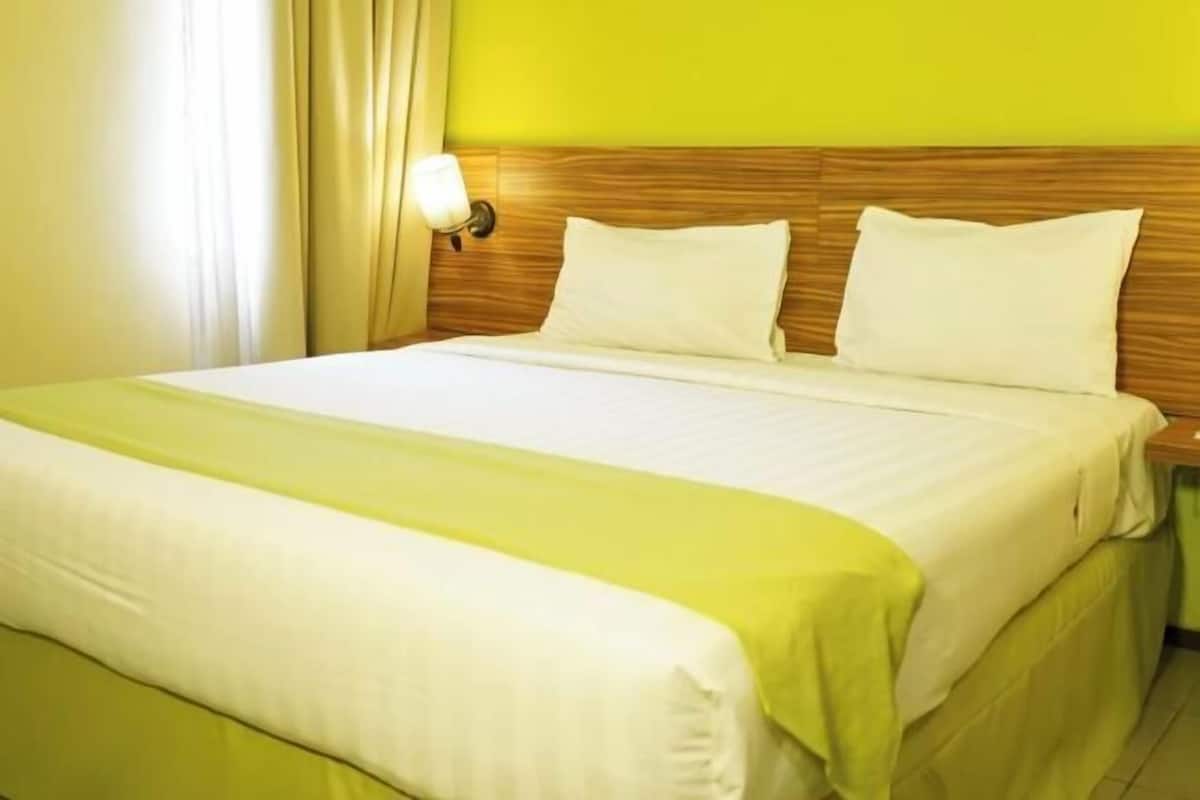 In-room safe, free WiFi