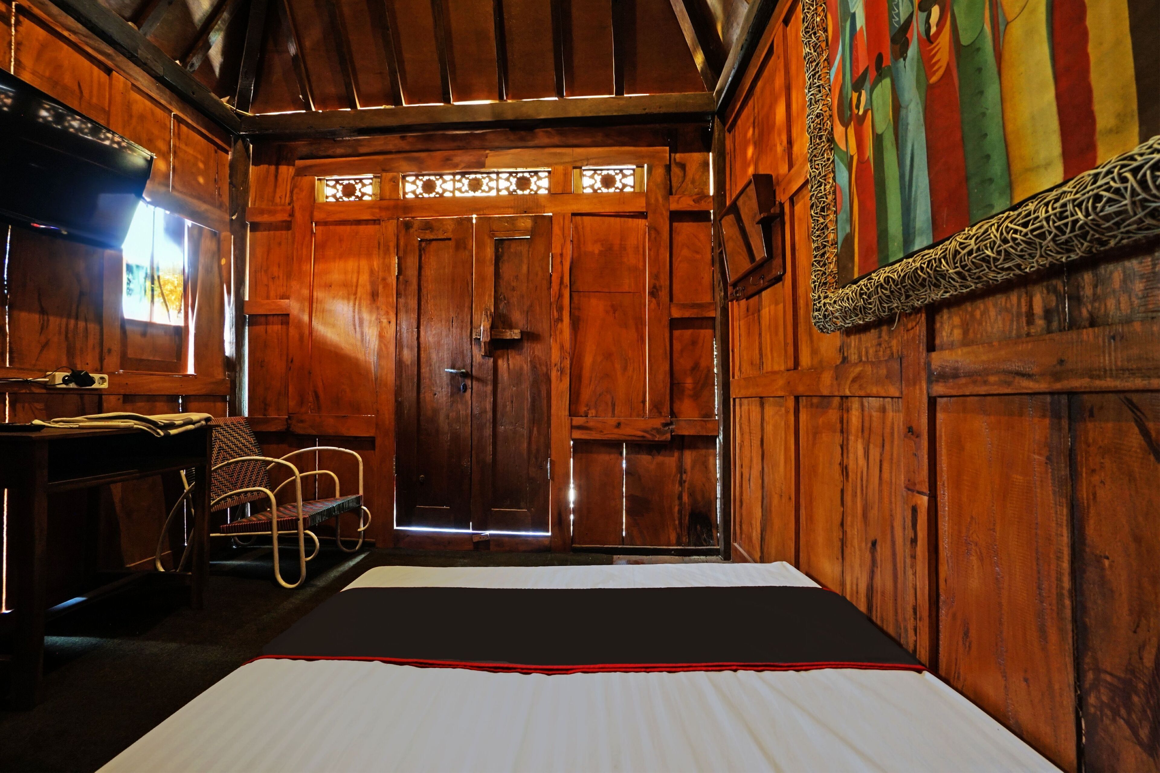 Deluxe-dobbeltværelse | Skrivebord, arbejdsområde til bærbare computere, sengetøj