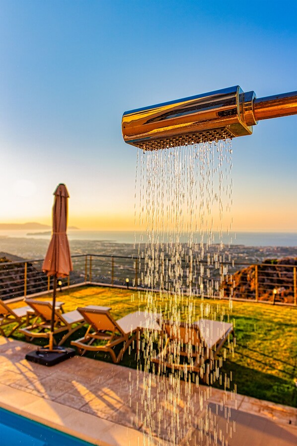 Terrace/patio - Apartment Lia with private pool and amazing view! (Chania)