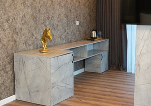 Rom – standard | Minibar, lydisolert, strykejern/-brett og wi-fi (inkludert)