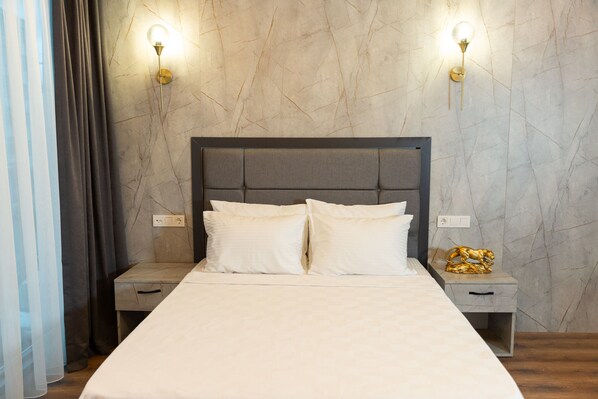 Standard Room | 1 bedroom, minibar, soundproofing, iron/ironing board
