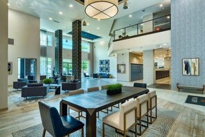 Lobby - 3BR Cozysuites RORO Pool, Pets, Parking! 7&13 (Phoenix)