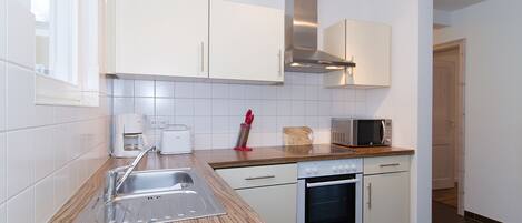 Geladeira, fogão, cooktop, lava-louças