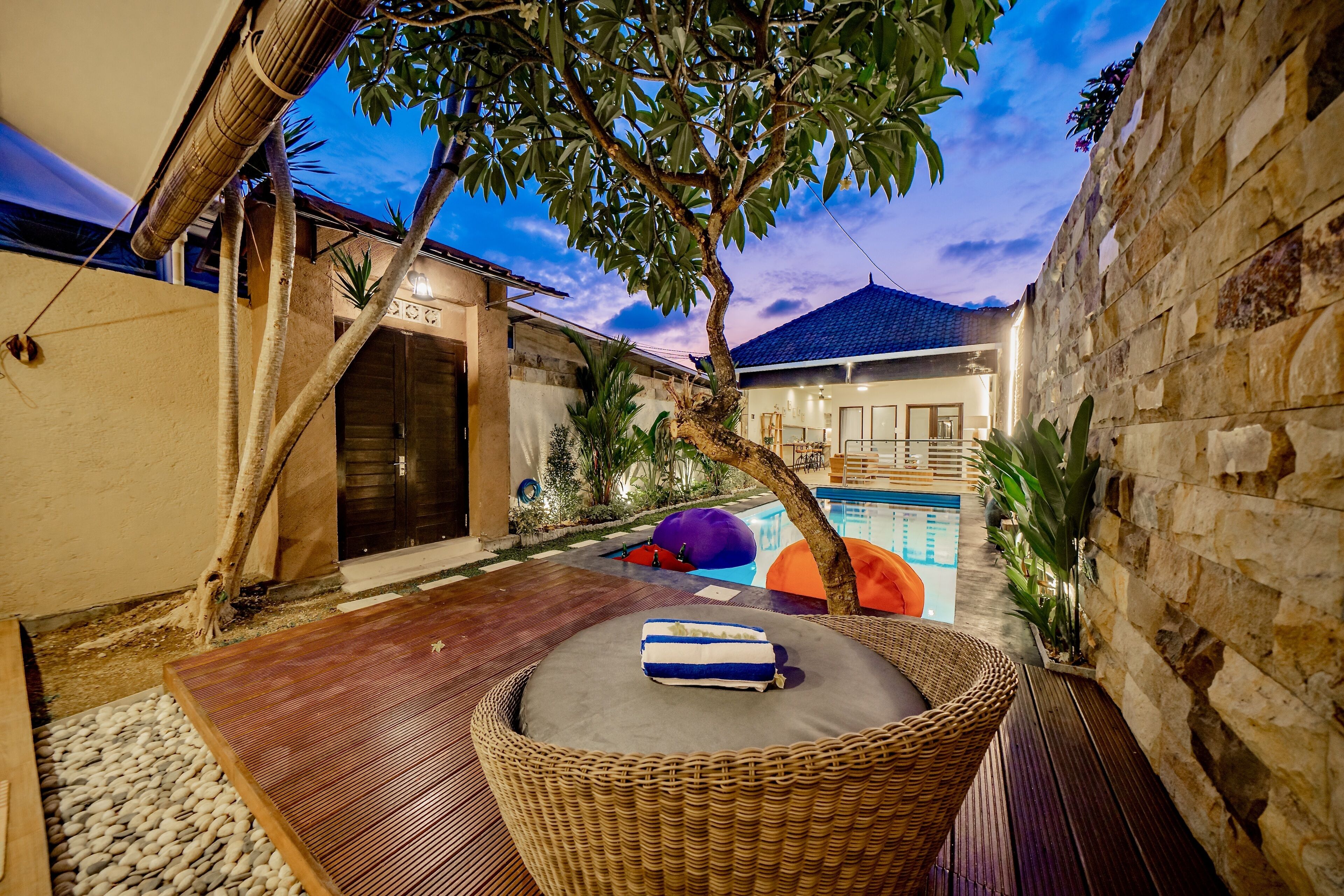 Kolam renang outdoor