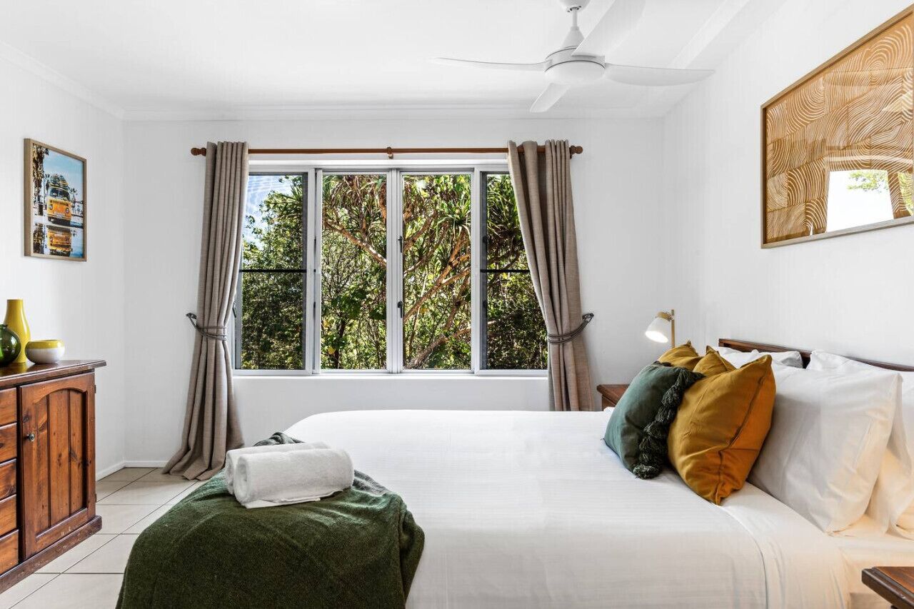 2 Schlafzimmer, Schreibtisch, Bügeleisen/Bügelbrett, Reisekinderbett