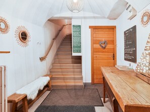 Interior - Cozy 3-Room Apt for 7 with Pool, Balcony, & Parking - Close to Pistes in Serre Chevalier (Saint-Chaffrey)