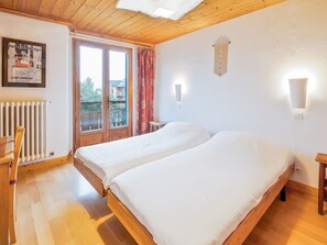 2 bedrooms, free WiFi - Cozy 3-Room Apt for 7 with Pool, Balcony, & Parking - Close to Pistes in Serre Chevalier (Saint-Chaffrey)