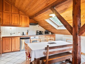 Réfrig érateur, micro-ondes, four, plaque de cuisson