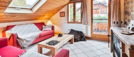 Télévision, cheminée