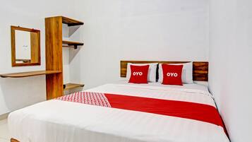 Economy Double Room | Desk, free WiFi, bed sheets