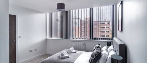 1 bedroom, desk, iron/ironing board, WiFi