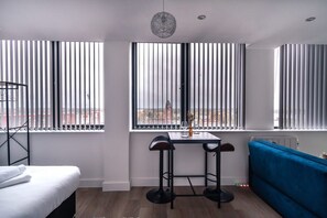 Unclassified image, 5 of 21, button