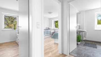 2 bedrooms, travel crib, free WiFi, bed sheets