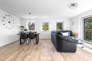 TV - Winningmay I - 1st floor, bathroom with shower, Wi-Fi, TV, 2 parking spaces (Schaalby)