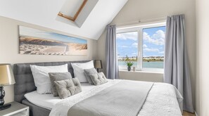 2 soverom, strykejern/-brett, reiseseng for barn og wi-fi (inkludert)