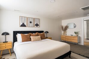 5 slaapkamers, een bureau, een strijkplank/strijkijzer, gratis wifi