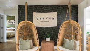 5 Schlafzimmer, Schreibtisch, Bügeleisen/Bügelbrett, kostenloses WLAN