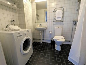 Bathroom - Forenom Apartments Göteborg A R Lorents (Gothenburg)