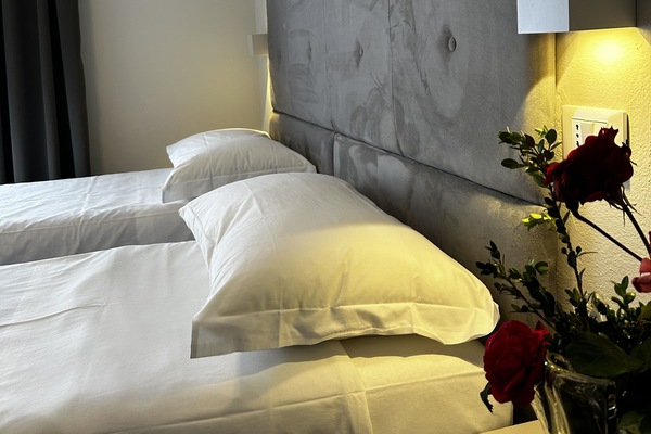 Camera Superior con letto matrimoniale o 2 letti singoli | Minibar, una cassaforte in camera, insonorizzazione, Wi-Fi gratuito