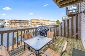 Property grounds - Two Bedroom Waterfront Townhome with a Boat Slip (Ocean City)