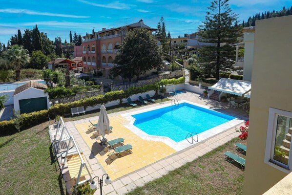 Outdoor pool - Tranquil apartments Corfu maisonette No2 (Corfu)