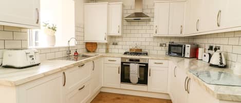 Fridge, dishwasher, electric kettle, toaster